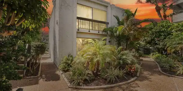 1555 TARPON CENTER DRIVE