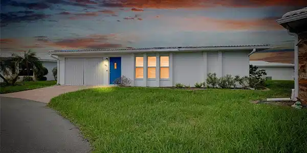 384 CIRCLEWOOD DRIVE