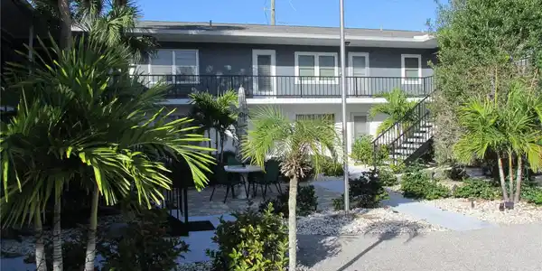 236 HARBOR DRIVE S