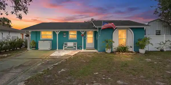 7906 WOODVINE CIRCLE