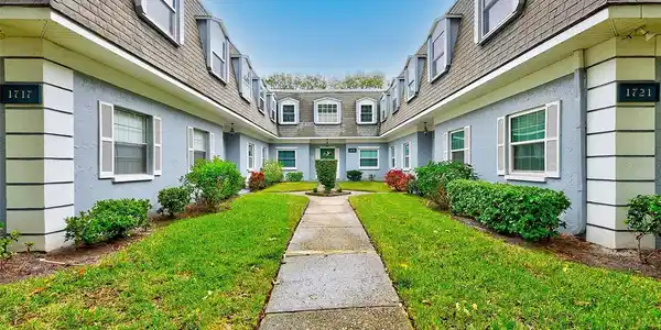 1717 BELLEAIR FOREST DRIVE
