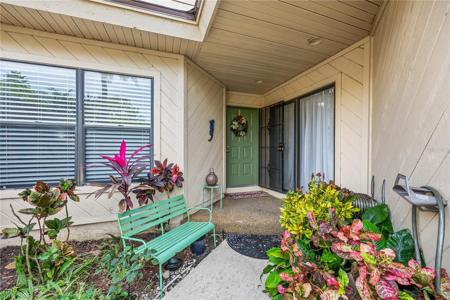 7948 WOODPOINTE COURT