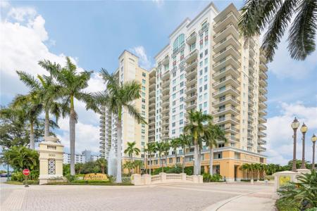 800 N TAMIAMI TRAIL