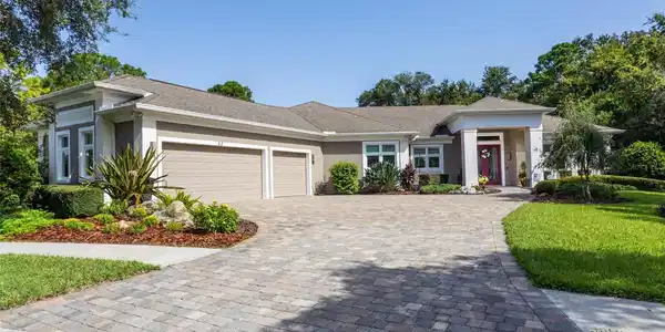 52 CREEKSIDE DRIVE
