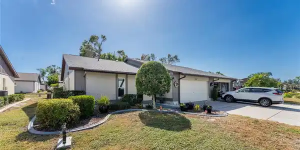 598 FOXWOOD BOULEVARD