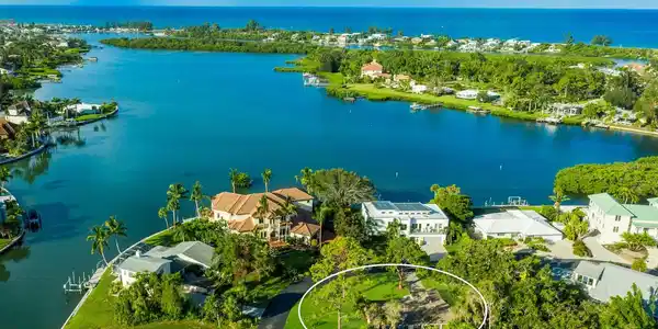113 BAYVIEW DRIVE