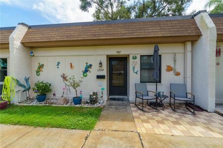 1507 FLINT DRIVE W