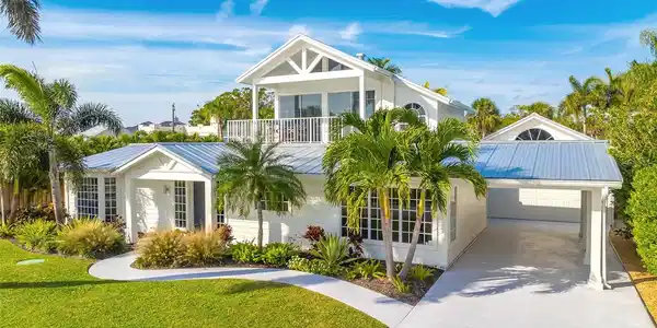 212 SUNRISE DRIVE