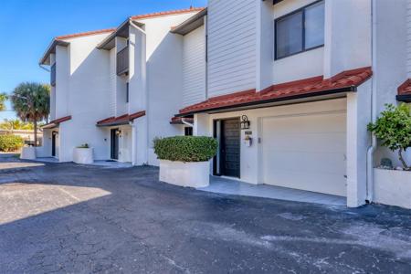 6790 SARASEA CIRCLE