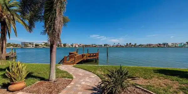 208 BATH CLUB BOULEVARD N