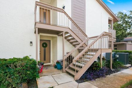 511 MISTLETOE COURT