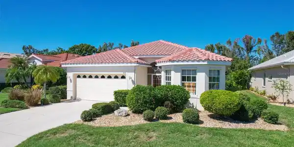 443 PINEWOOD LAKE DRIVE