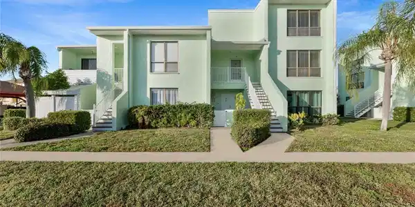 1 WINDRUSH BLVD