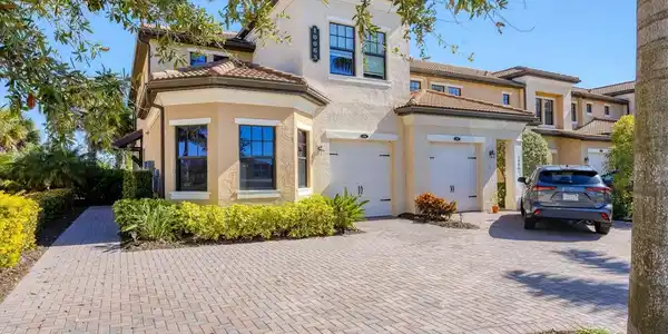 10063 CROOKED CREEK DRIVE