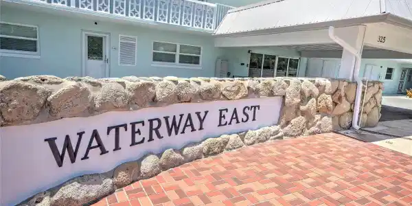 325 N Causeway
