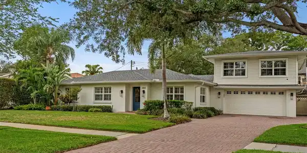 480 W DAVIS BOULEVARD