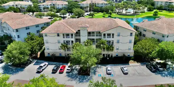85 RIVERVIEW BEND S