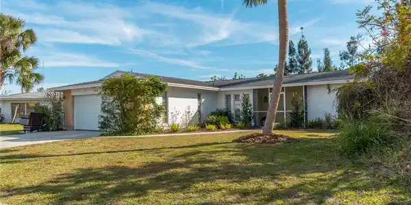 264 SHAMROCK BOULEVARD