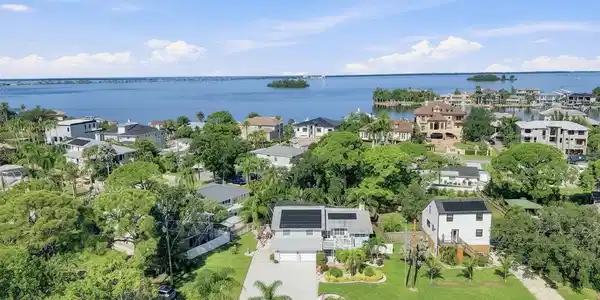 201 LAGOON DRIVE