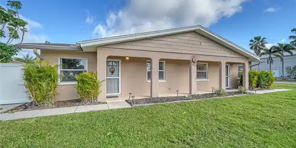 702 ALBEE ROAD W