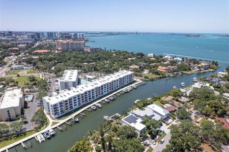 1703 N TAMIAMI TRAIL