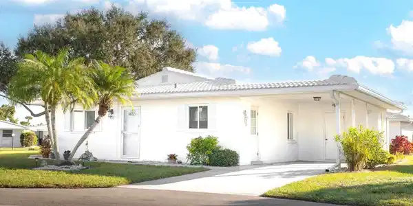 456 CIRCLEWOOD DRIVE