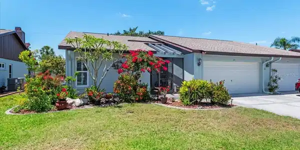657 FOXWOOD BOULEVARD