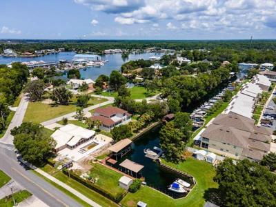 10 SE KINGS BAY DRIVE