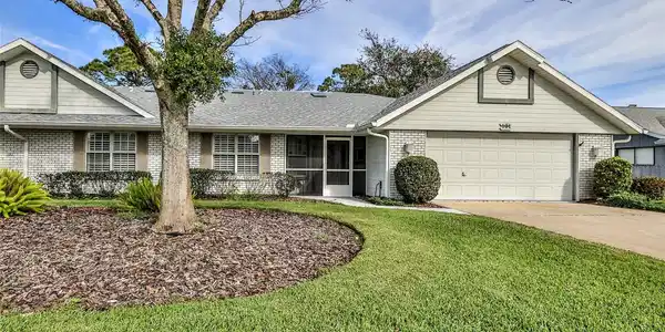 101 LAKE FAIRGREEN CIRCLE
