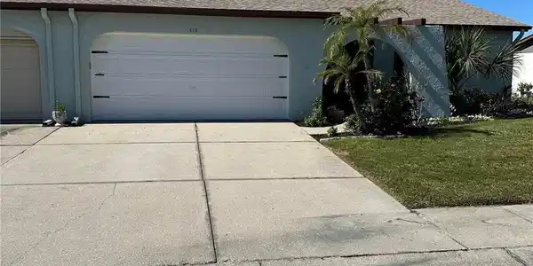656 LINDEN DRIVE