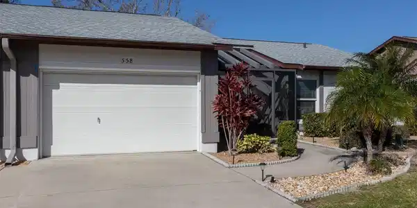 558 FOXWOOD BOULEVARD