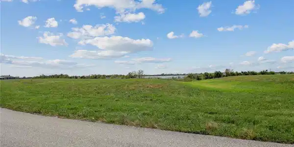 15 LOST RIVER TRAIL