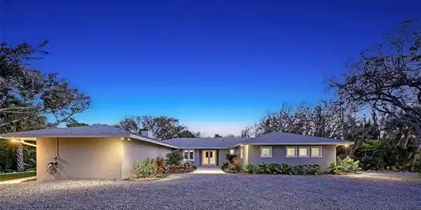 7221 PLOVERS WAY