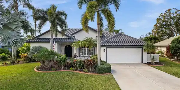 1063 EISENHOWER DRIVE
