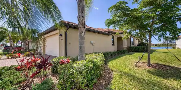 24065 CANTERWOOD WAY
