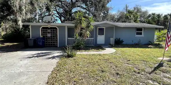 2085 REDFERN ROAD