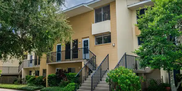 805 SCHOOLWAY AVENUE