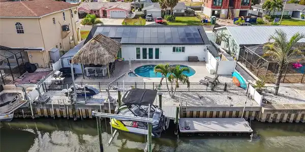 2171 LAGOON DRIVE