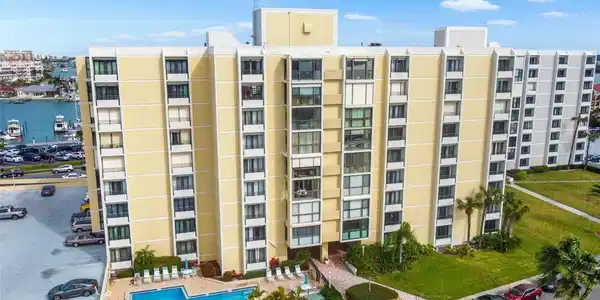 830 S GULFVIEW BOULEVARD