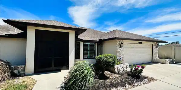 1041 POINCIANA ROAD