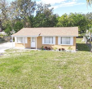 910 27TH STREET COURT E.