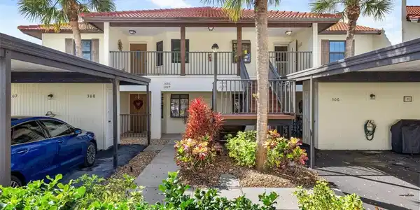 306 PINE HOLLOW CIRCLE