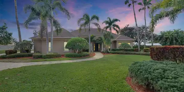 870 MAPLE RIDGE DRIVE