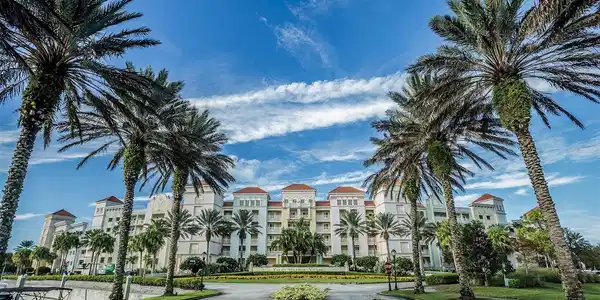 102 YACHT HARBOR DR