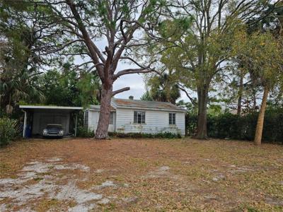 1409 ESSEX DRIVE N