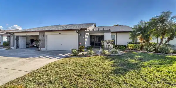 543 FOXWOOD BOULEVARD