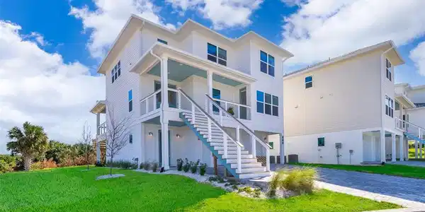 204 SURFVIEW LANE
