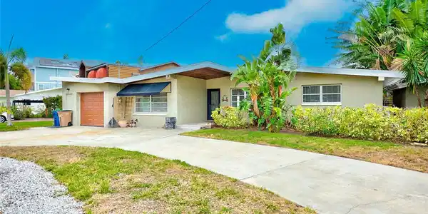 1109 BAY PINE BOULEVARD