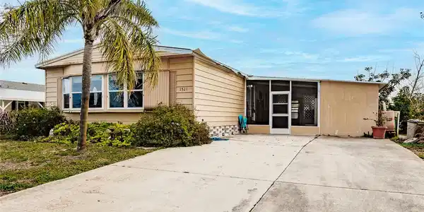 1521 SANDERLING DRIVE