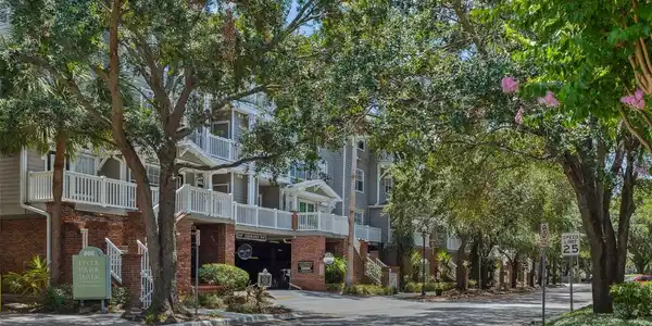 800 S DAKOTA AVENUE